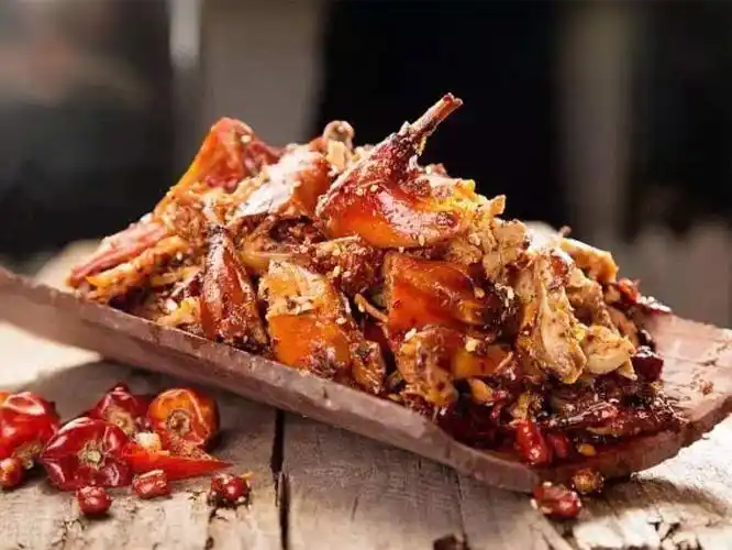 成都小吃培训教你正宗四川手撕烤兔技术,手撕兔怎么做好吃?