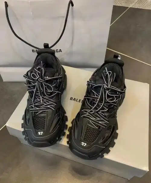 巴黎世家老爹鞋丨