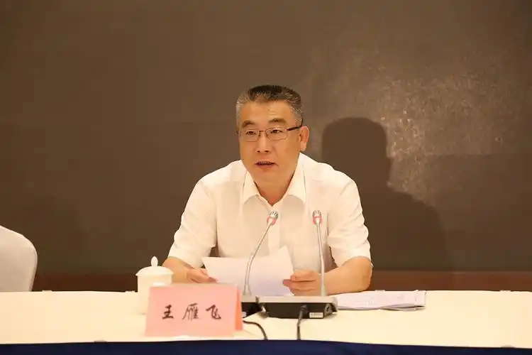 以零容忍态度整治基层微腐败