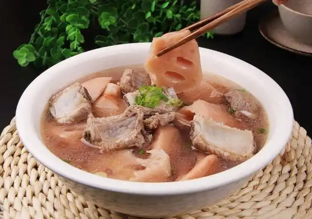 排骨莲藕汤的正确做法煮之前多加这1步汤汁鲜美不发黑