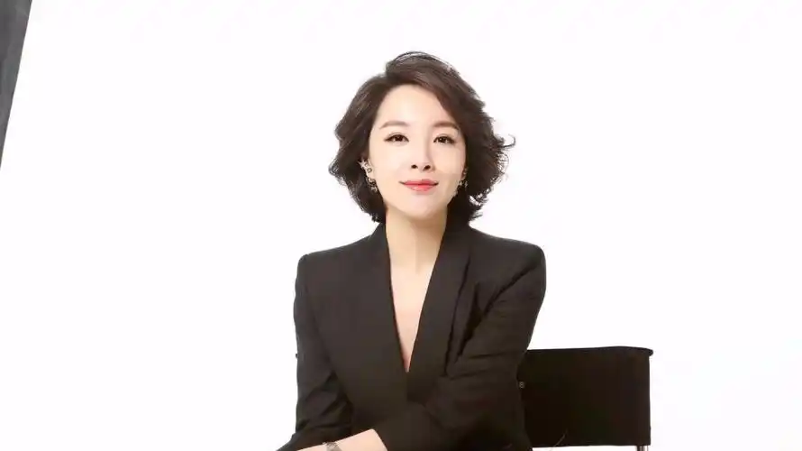 河北电视台新闻主播刘妙然:认真生活 皆因有爱