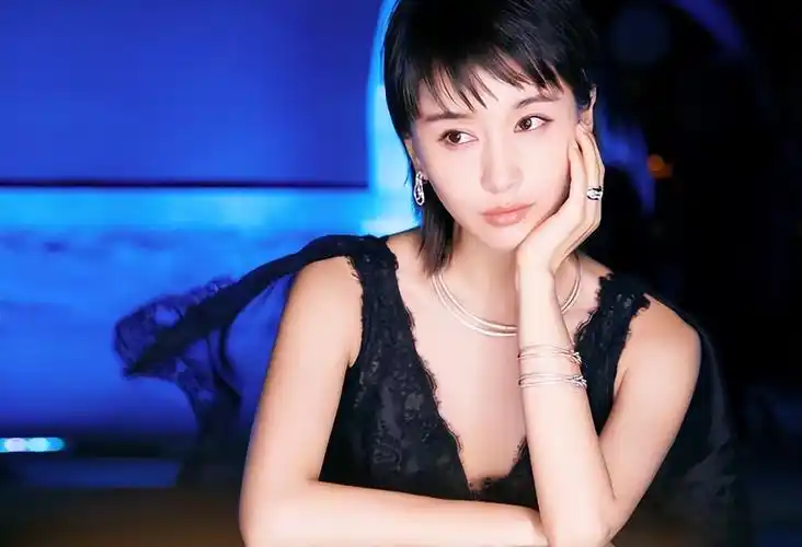 王子文个人资料简介(大方承认未婚生子,35岁带着儿子潇洒生活) | 说明