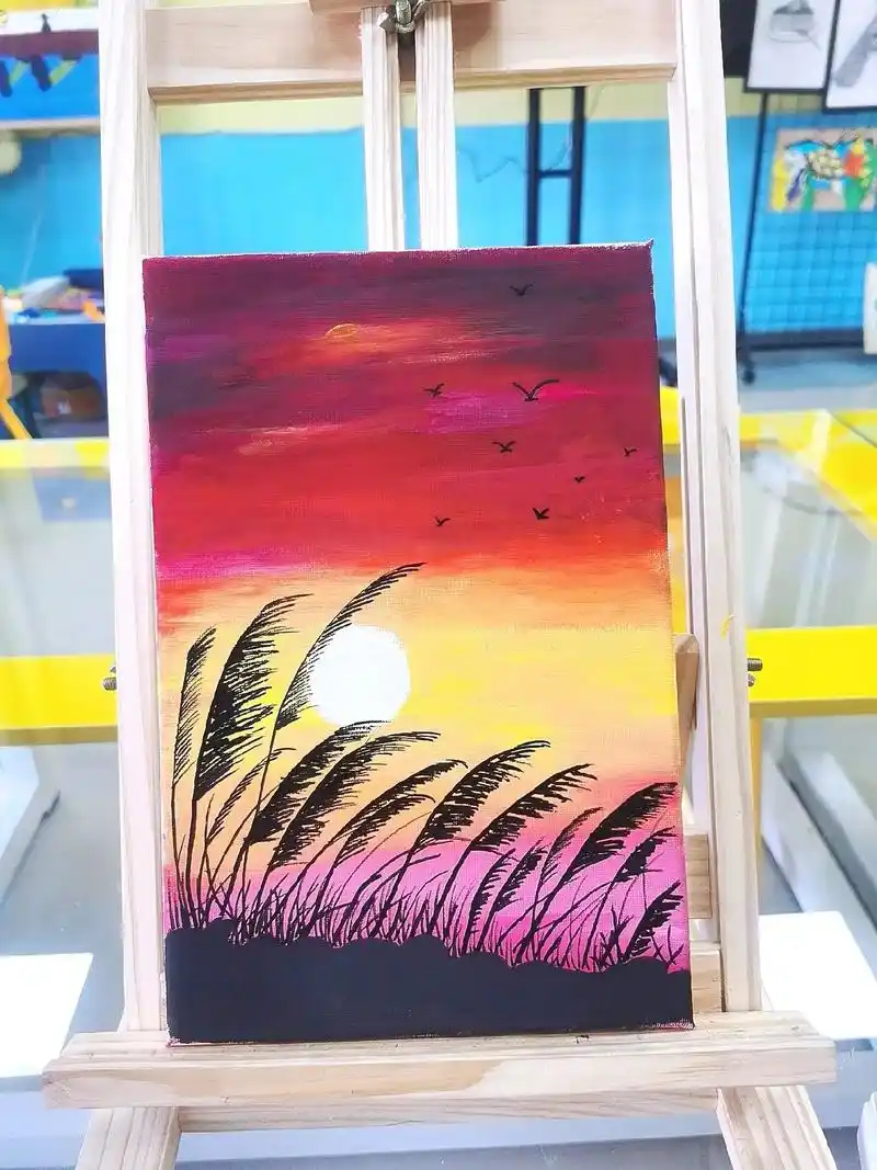 沭阳一朵美术小学三年级的孩子今天第一次画水粉丙烯画