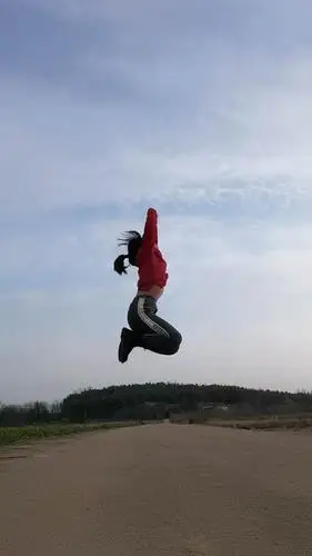 期盼已久的寒假悄悄来临,我们怀着无比轻松快乐的心情走进假期生活