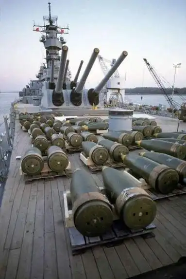 历史上的今天:1989年4月19日 美军战列舰炮塔爆炸!47人死亡!