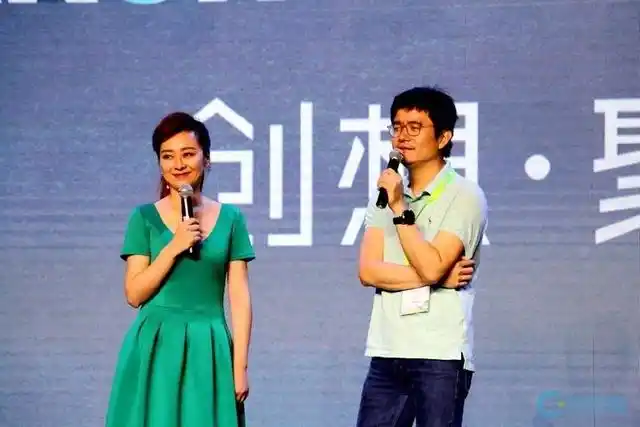 图为:我有嘉宾创始人吴婷和傅盛