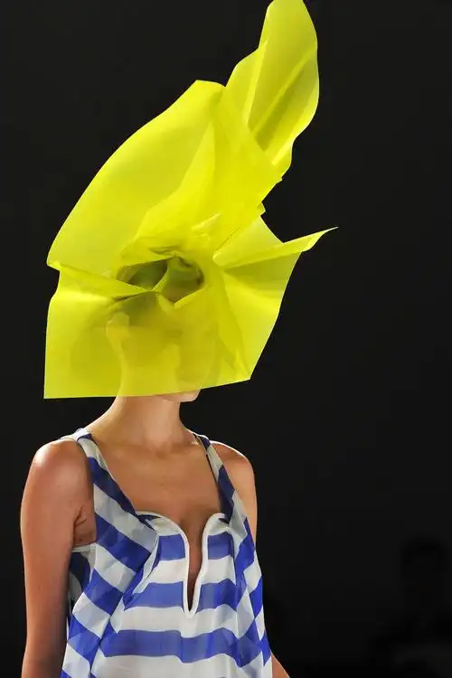 表现主义艺术09春夏t台精选10大夸张头饰