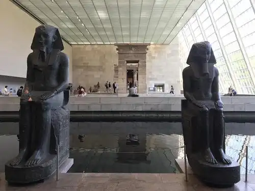 法国卢浮宫和美国大都会博物馆的埃及馆