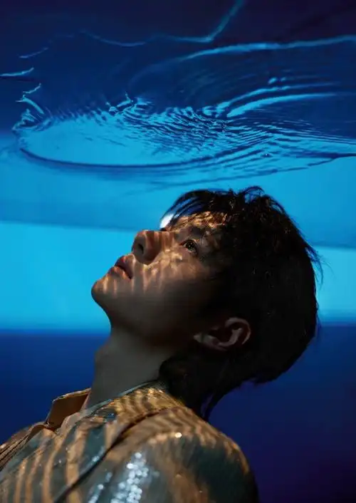 王一博有线耳机写真##王一博