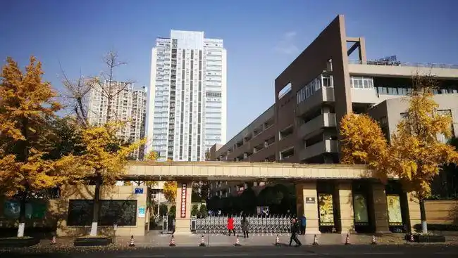 爱成都迎大运最美校园伴我行丨四川省成都市盐道街中学