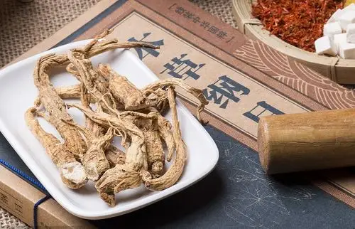 用水飞蓟泡水喝,有助于增强肝脏功能,促进肝脏排毒,缓解因肝火旺所