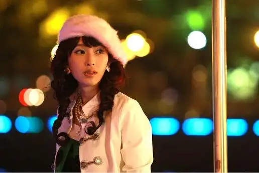 欧阳兰兰(张俪饰)