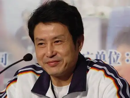 陈忠和家庭现状:女儿30岁已成家,再婚所生儿子22岁,已大学毕业_陈珑