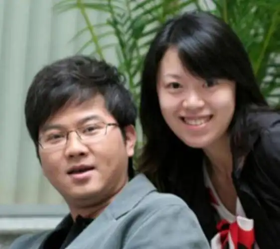 回顾赵川3段婚姻一婚记者二婚画家三婚小16岁的空姐