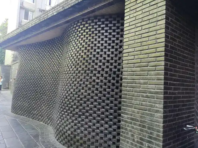 让你能看到历史,生活的青砖墙