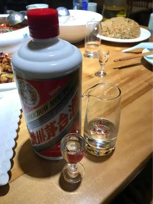 吃野味喝茅台不付钱,称属于刑事侦查行为,老板坚持5年索要餐费