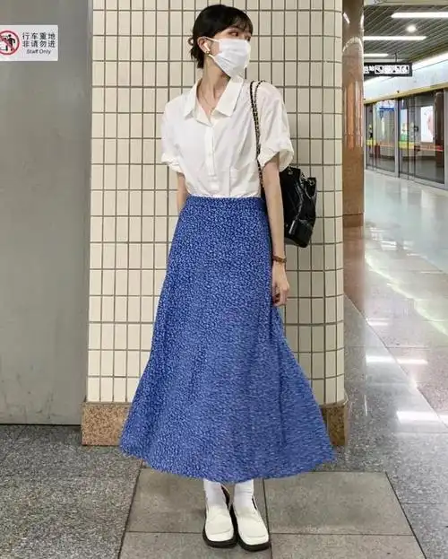 长裙子配什么鞋子(小个子也能穿长裙,只要配对这几双"鞋子"就行,好看