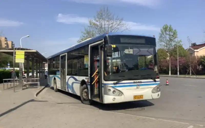 【上海公交】露虹汽服 闵行13路 swb6127phev2 报废纪念