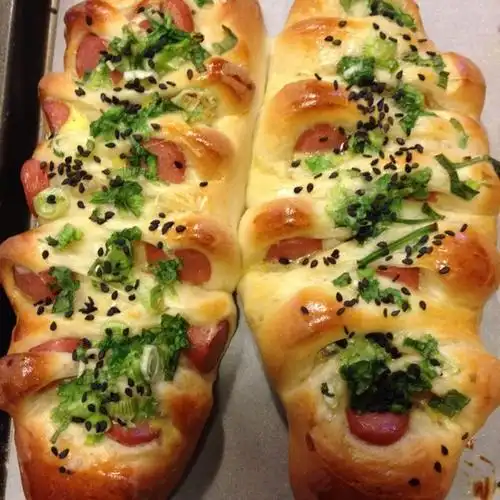 ling孖寳做的葱香火腿面包