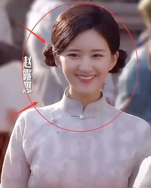 《1921》女演员定妆花絮照:刘诗诗优雅,赵露思民国造型美翻了_穿着_周