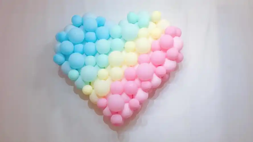 丘丘高端气球派对培训课程之 新款马卡龙色不规则爱心造型