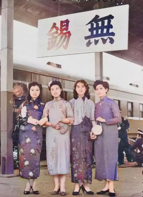 1946年民国时期阔太太衣着华丽富贵人家的生活还是非常不错