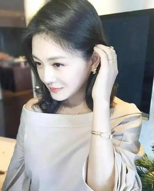 上海名媛群被群嘲她们何尝不是在追求想要的爱情