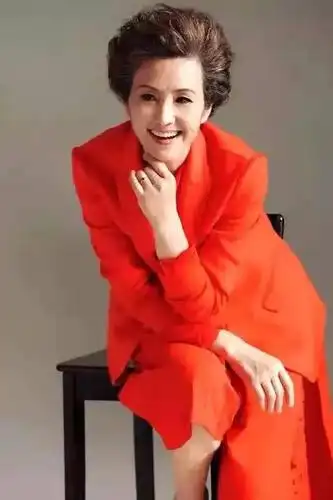 世界旗袍冠军,国际旗袍首席导师曹美丽女士收藏了逍遥派画创始人袁竹