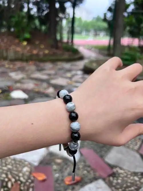 心想"狮"成寓意非常不错的小狮子手链