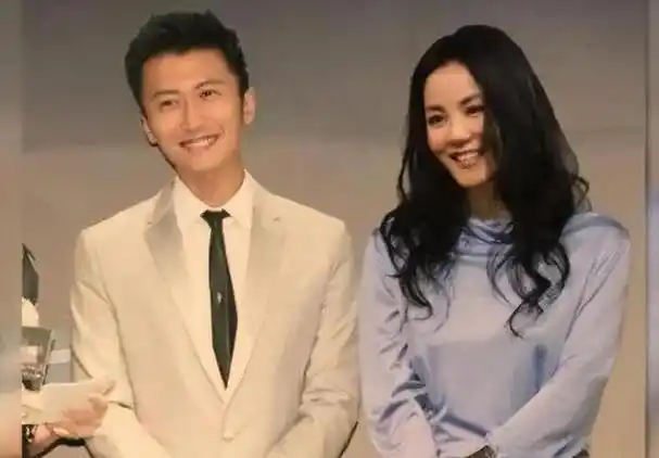 如今才明白,谢霆锋对张柏芝,不是喜欢,而是深爱