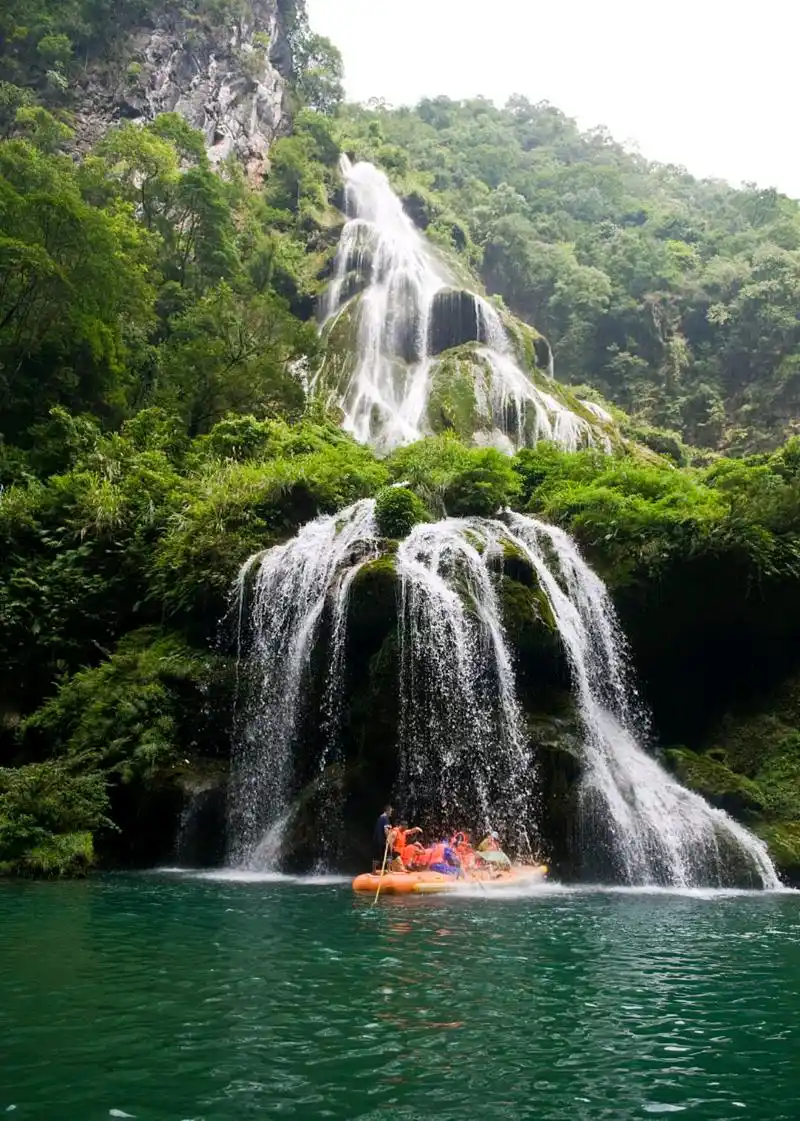 惊险刺激!湘西猛洞河漂流体验告诉你什么是真正的刺激