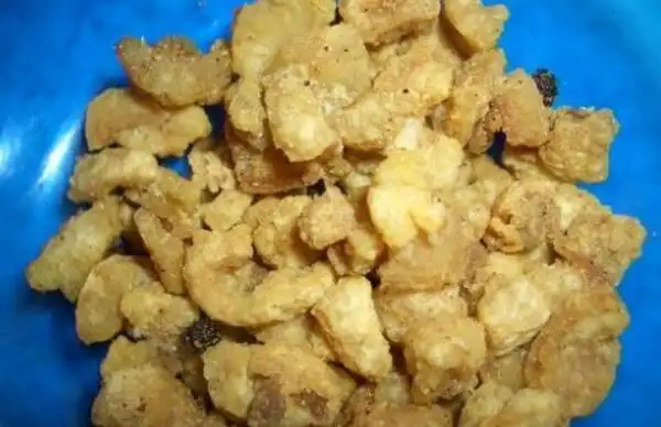 怎样炸出蓬松的油渣肥猪肉要新鲜肉要切的适当大