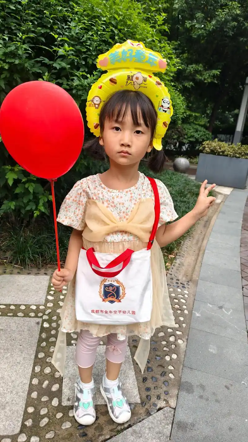 爱臭美的小丫头记录美好童年 😁😁