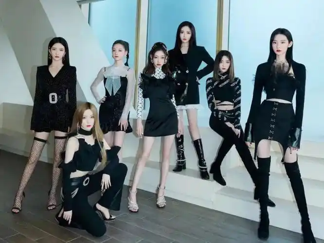 硬糖少女303的两年在不确定的大环境中寻找确定