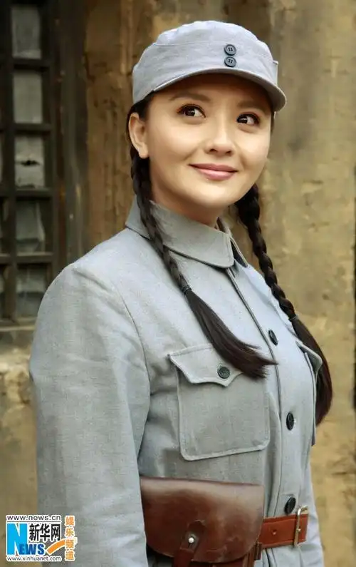 孙茜三进山城女兵造型获赞史上最美女八路