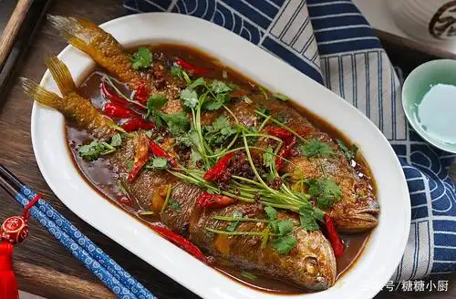 年后开工聚餐,同事吃了这盘红烧大黄鱼,纷纷为我的厨艺点赞