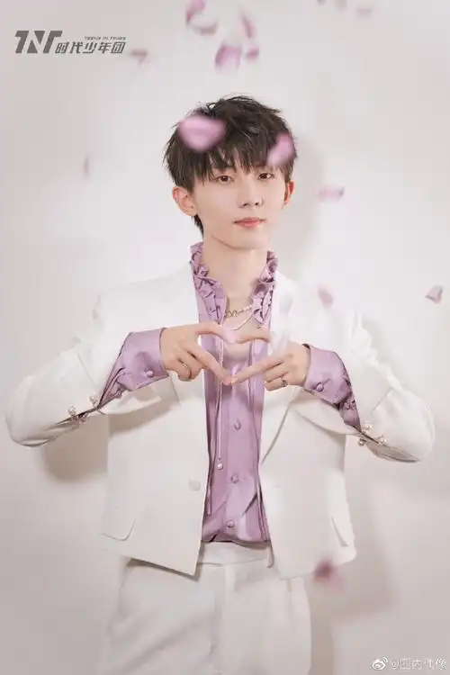 马嘉祺 丁程鑫 宋亚轩 刘耀文 张真源 严浩翔 贺峻霖