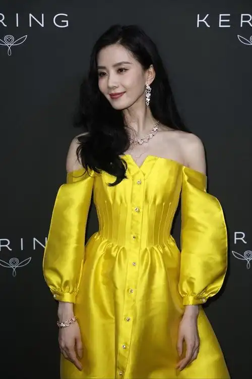 刘诗诗诠释东方典雅美