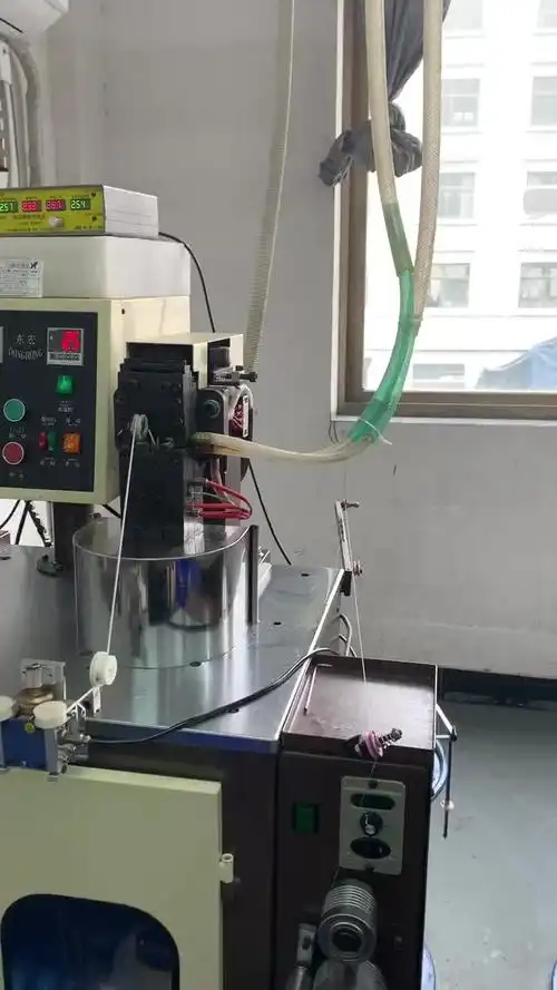 厂家3隐形拉链蕾丝闭尾抱枕靠垫裙子床上用品黑色白色现货