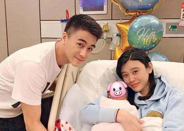 赌王何鸿燊见孙子开心 何猷君预告生3个以上