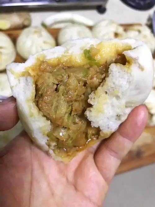 白菜肉包子