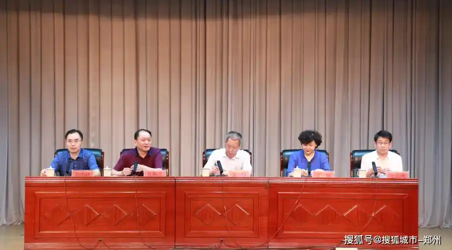 出席开班仪式的领导和嘉宾有平顶山市人民政府副市长张弓,平顶山市