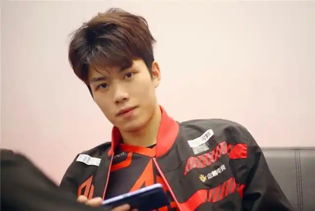 秋季赛ag超会玩bp捉襟见拙麟羽英雄池问题暴露七年该返场了