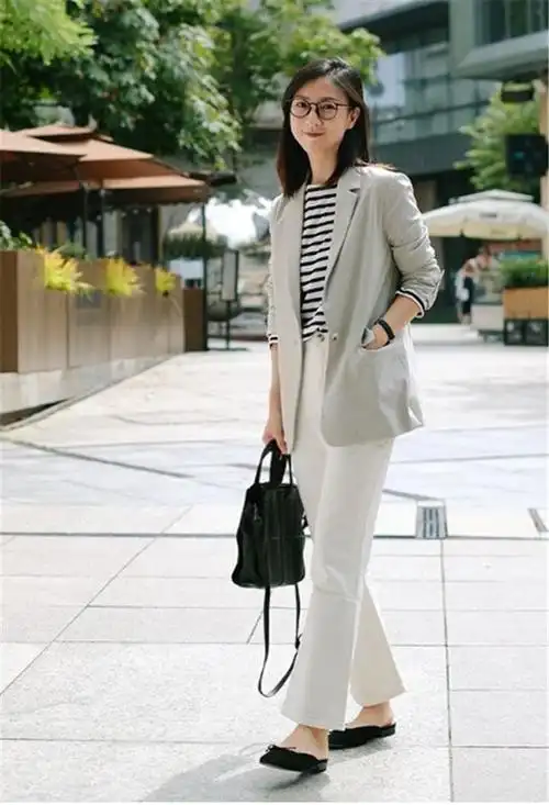 这才是40岁女人该有的穿搭:不扮嫩不显老,优雅又知性