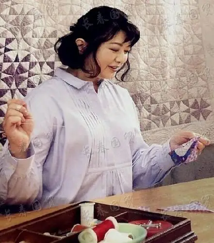 61岁山口百惠近照身材发福明显 打扮朴素气质犹存