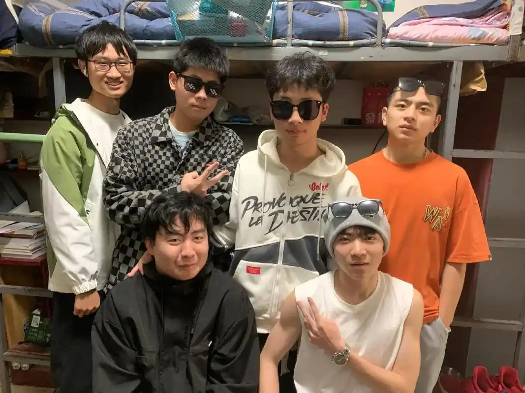 晒出最具创意宿舍 大家好