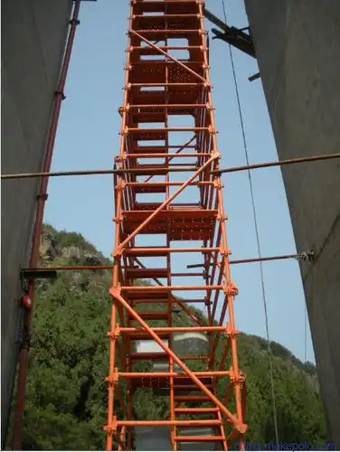 安全爬梯 桥梁施工爬梯 高墩爬梯 施工人行通道 z字梯