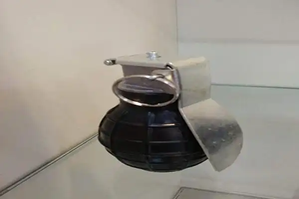 82-2式钢珠手雷5. m57式杀伤手雷6. mkii手雷7. m67式手雷8.