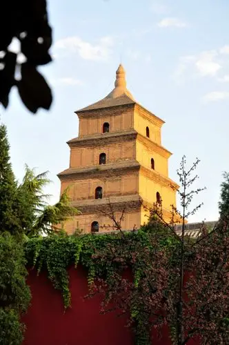 西安· 历史悠久的大雁塔对影自成双 · 夜摄钟楼【纪实摄影】 - 心旷