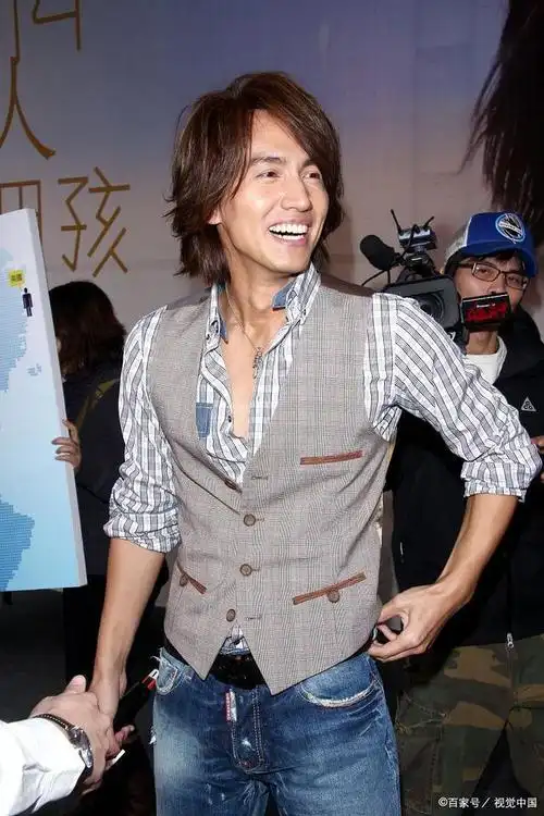 《夏花》是一部由陈宙飞,赵晓磊执导,言承旭,徐若晗,黄奕,马思超等